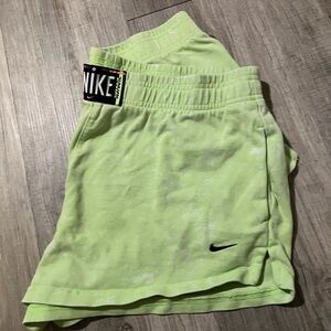 Nike Women's Neon Green Athletic Shorts Size Medium
